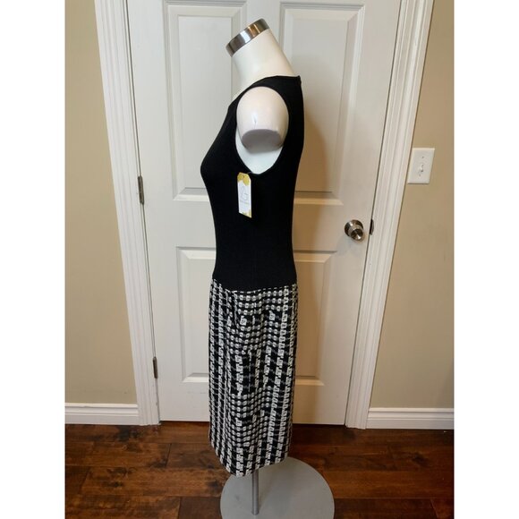 St. John Black & White Houndstooth Sleeveless Wool Pencil Dress, Size 6 (US) - Picture 5 of 8